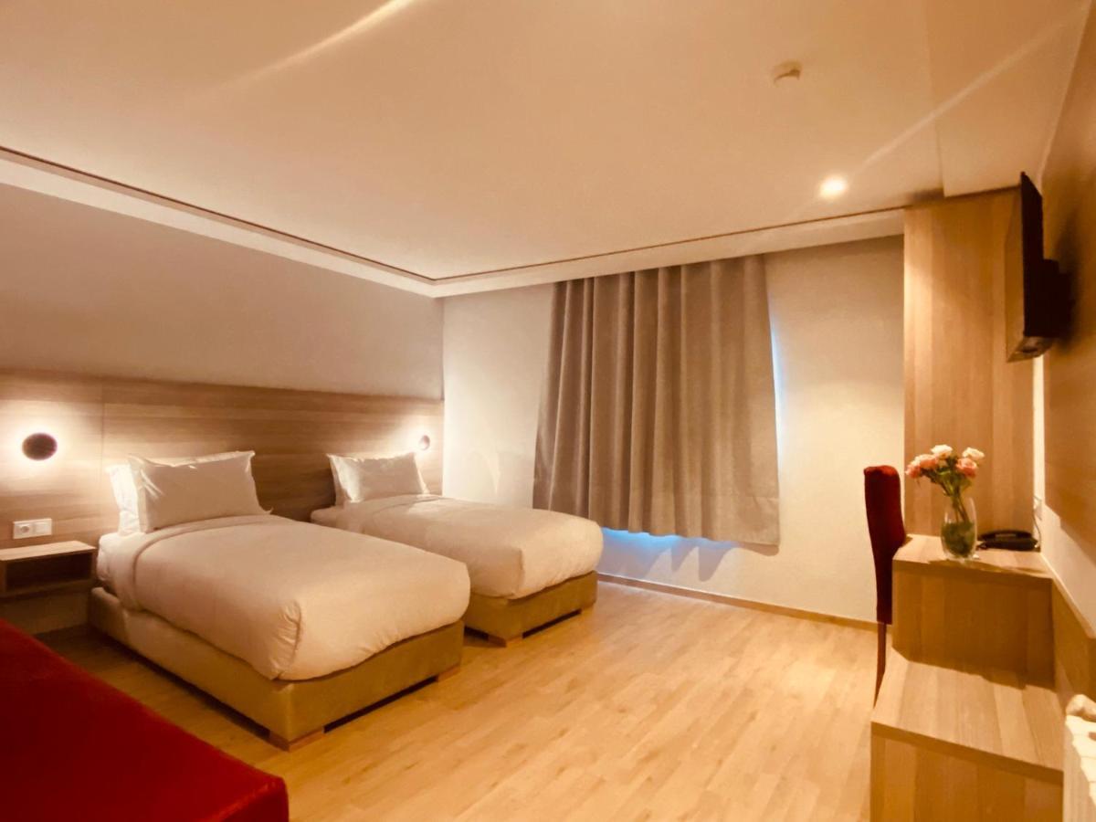 Fajr Hotel 乌季达 外观 照片