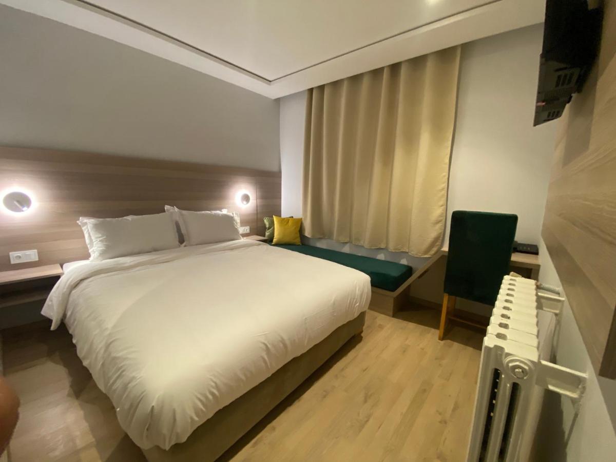 Fajr Hotel 乌季达 外观 照片