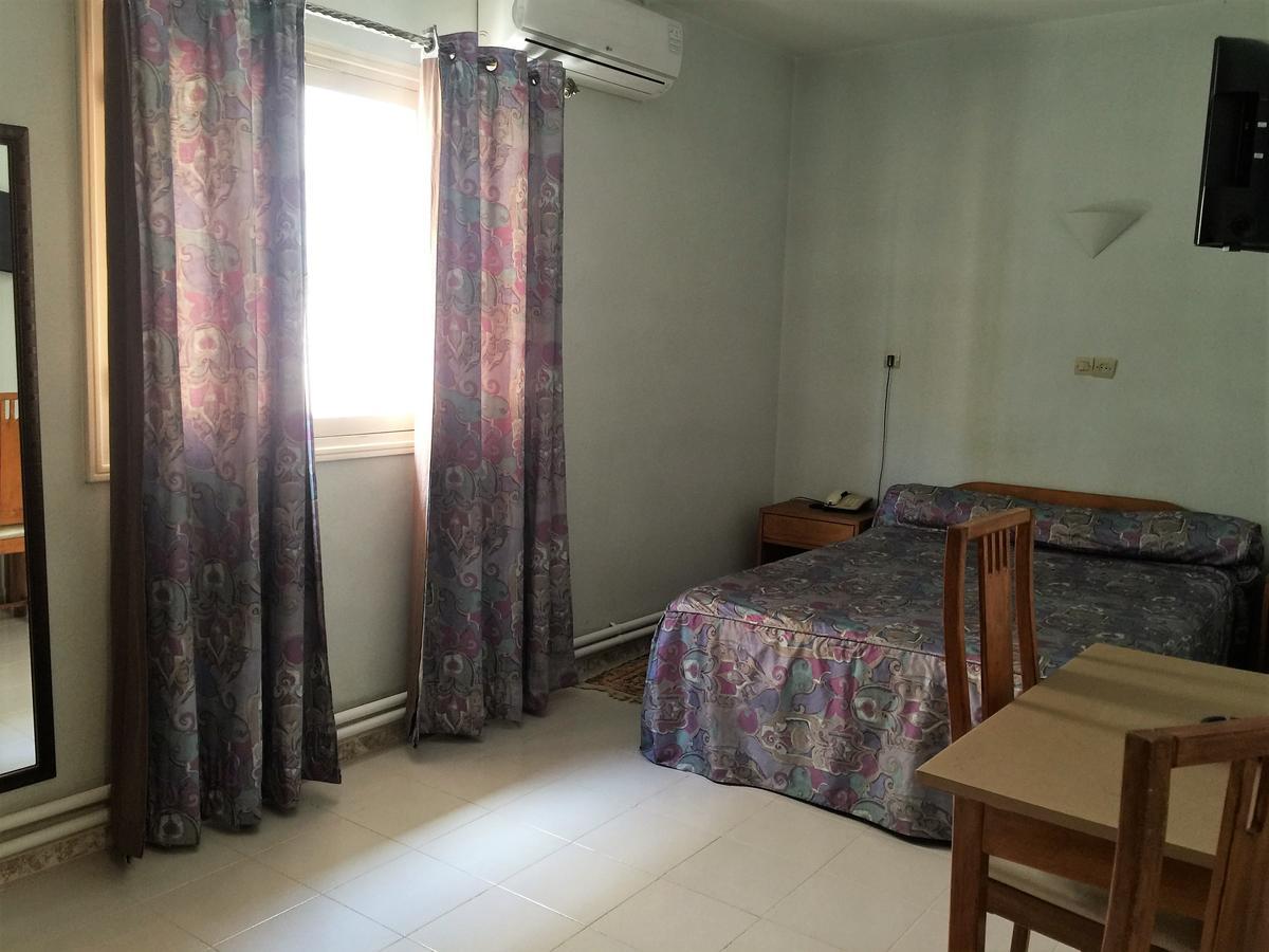 Fajr Hotel 乌季达 外观 照片